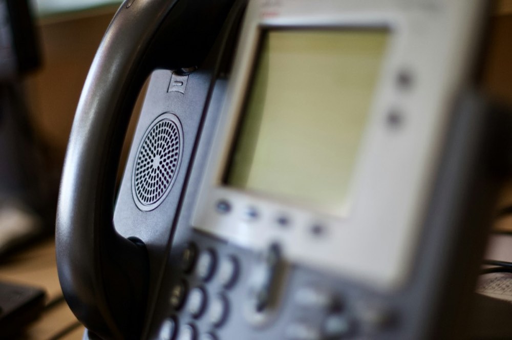 Desk telephone